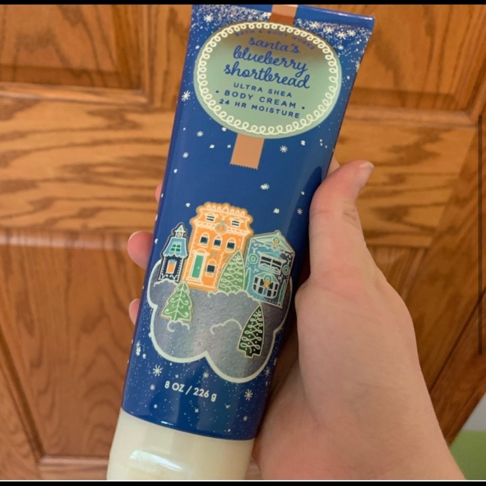 Santa’s Blueberry Shortbread Body Cream
